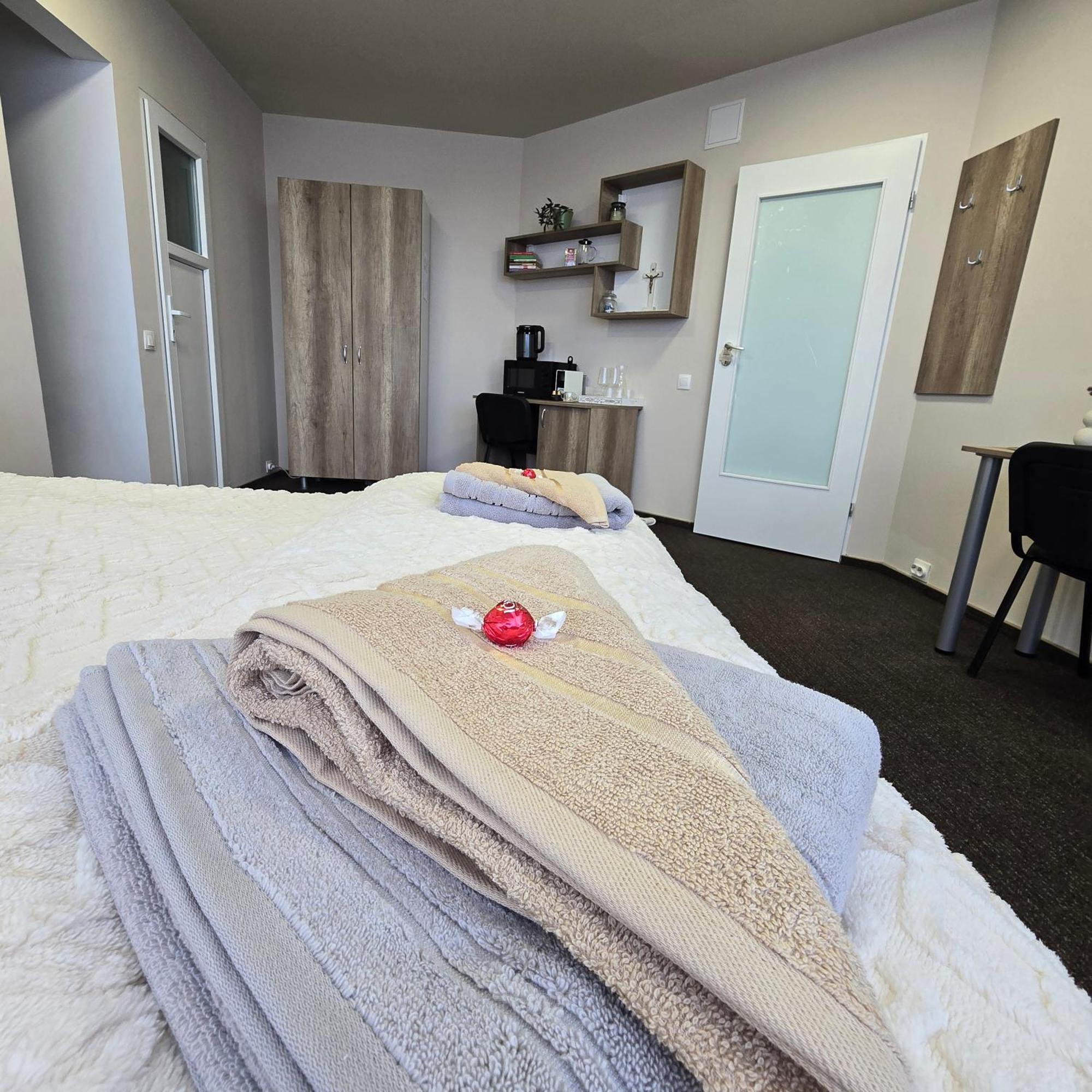 Ma Donna Rooms Floreşti Extérieur photo